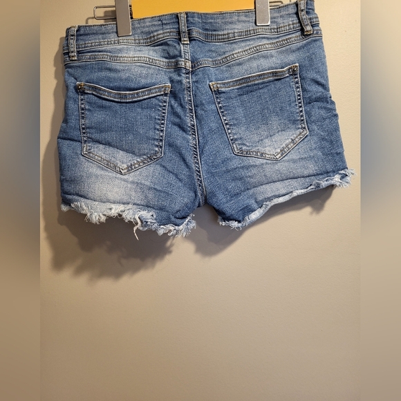 Ardene Blue Jean Shorts Distressed Frayed Hem, Size 9 (30) - Picture 2 of 5